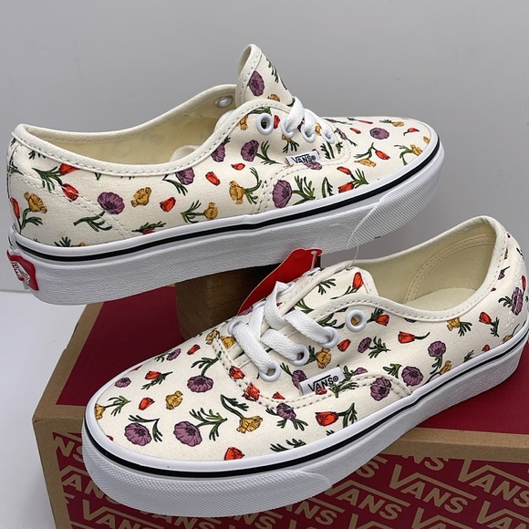 Vans WMNS Authentic Poppy Floral Cream
VN0A5JMPCRM Sneakers - Picture 10 of 16